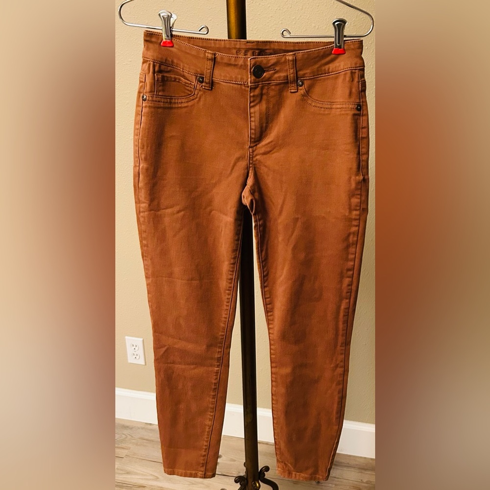 Woman’s Maurices Skinny Jeans, Size Small